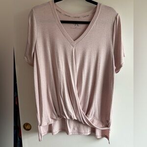 NWT Calvin Klein Women's Light Pink V-Neck Short Sleeve Top